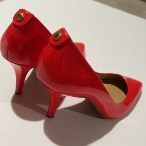 Michael Kors pumps